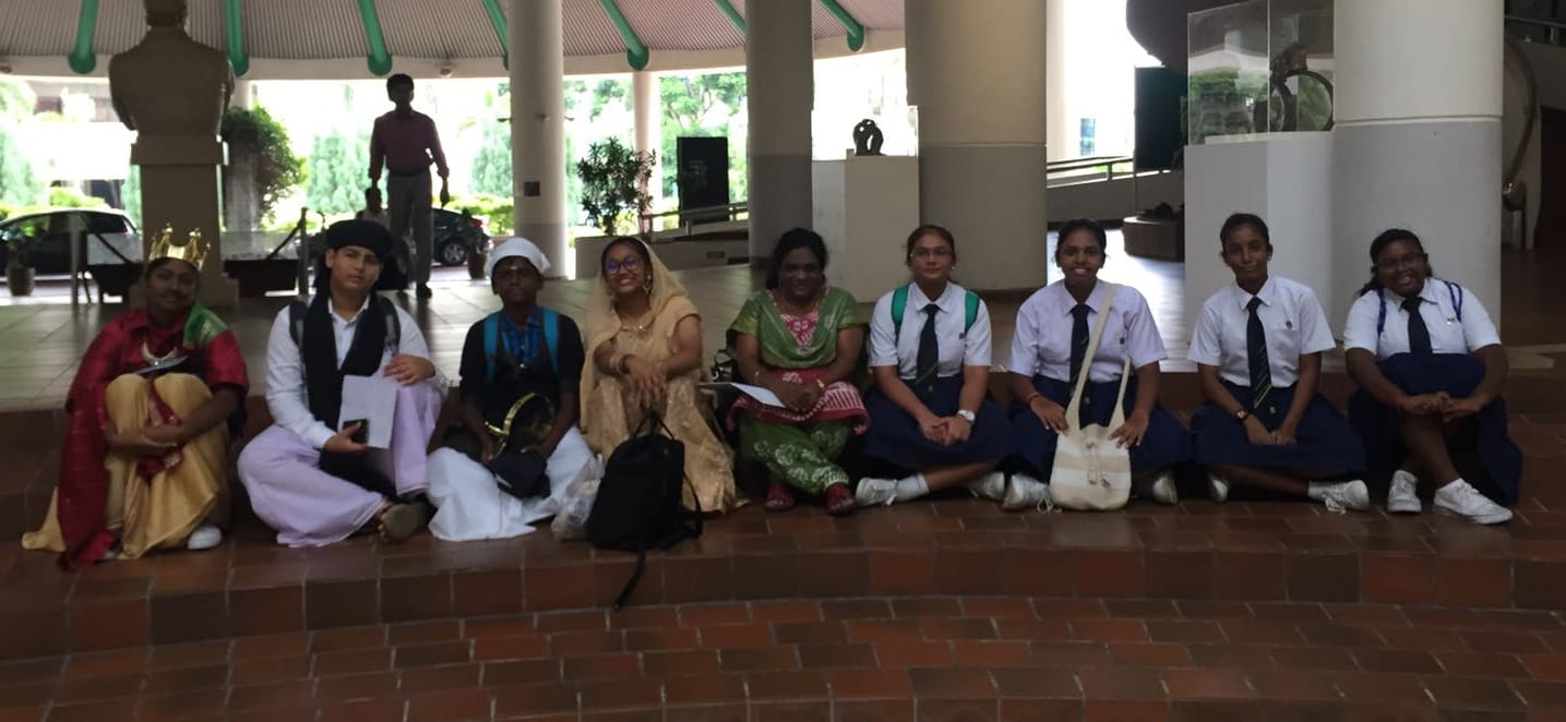 A group of 8 student representing beatty for the Tamil Literary Competition